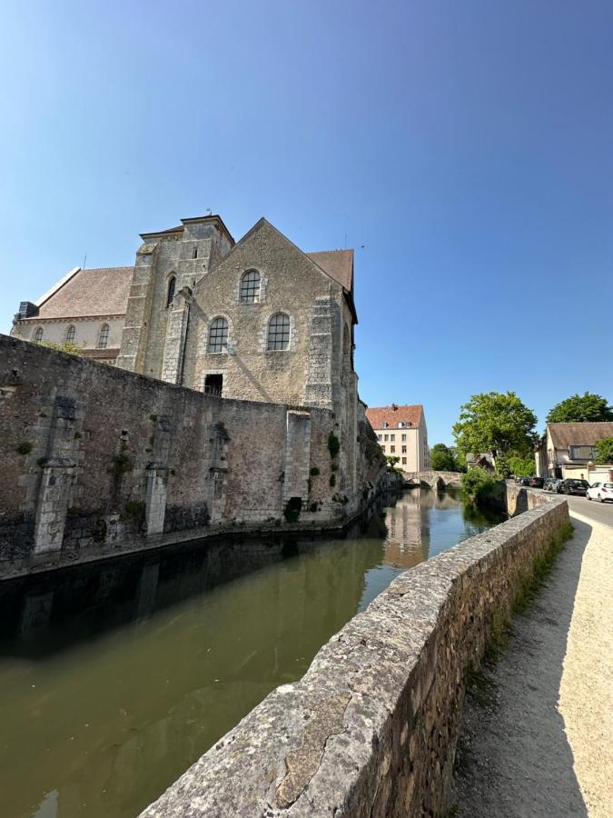 Appartement Bords De L'Eure Charmant Studio Chartres Zewnętrze zdjęcie