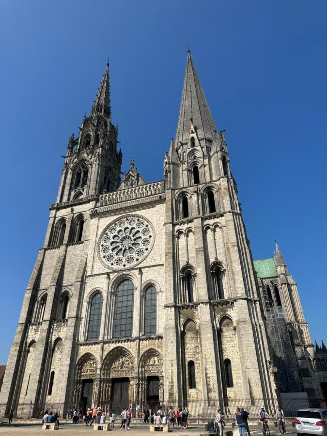 Appartement Bords De L'Eure Charmant Studio Chartres Zewnętrze zdjęcie